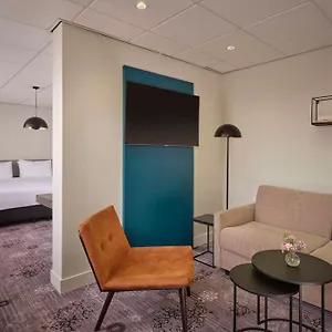 מלון Park Plaza
